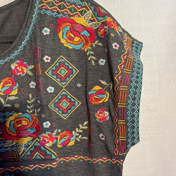 Brand new multi color Embroidery gray top - Picture 5 of 8